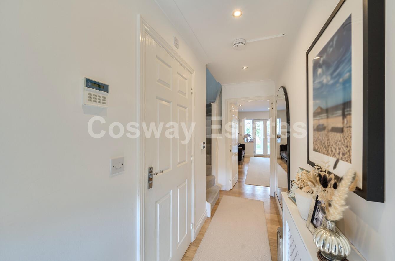 Bampton Drive, Mill Hill, NW7, London